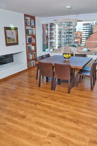 piso-vinilo-tono-claro-Olde Dutch3-sala-millenium-brokers-pisos-e-interiorismo