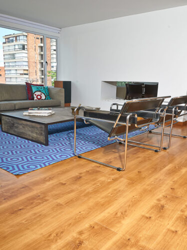 piso-vinilo-tono-claro-Olde Dutch1-sala-millenium-brokers-pisos-e-interiorismo